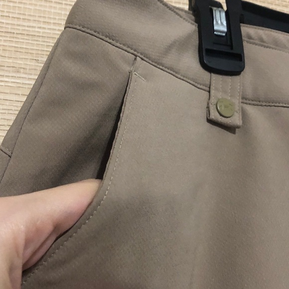 Under Armour Women’s Beige Tan Golf Hiking Sport Skort size 8 - Picture 3 of 11